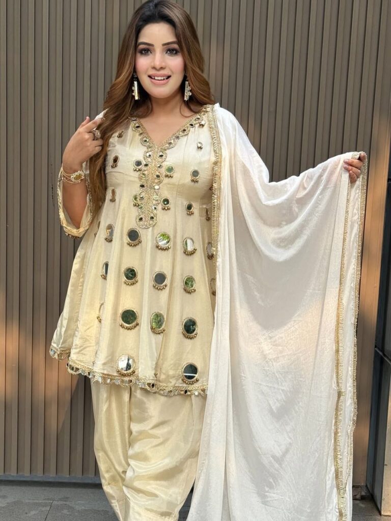 Tissue Silk Round Type Anarkali Style Kurta Se